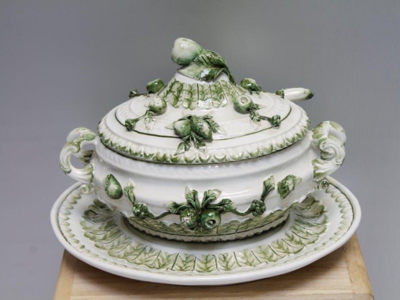 Stijlvolle Italiaanse terrine met onderbord "Capodimonte" (Art. 1017)