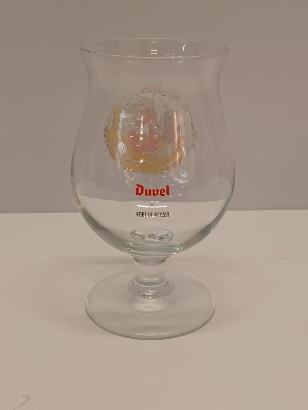 Vijf verschillende Duvel glazen.