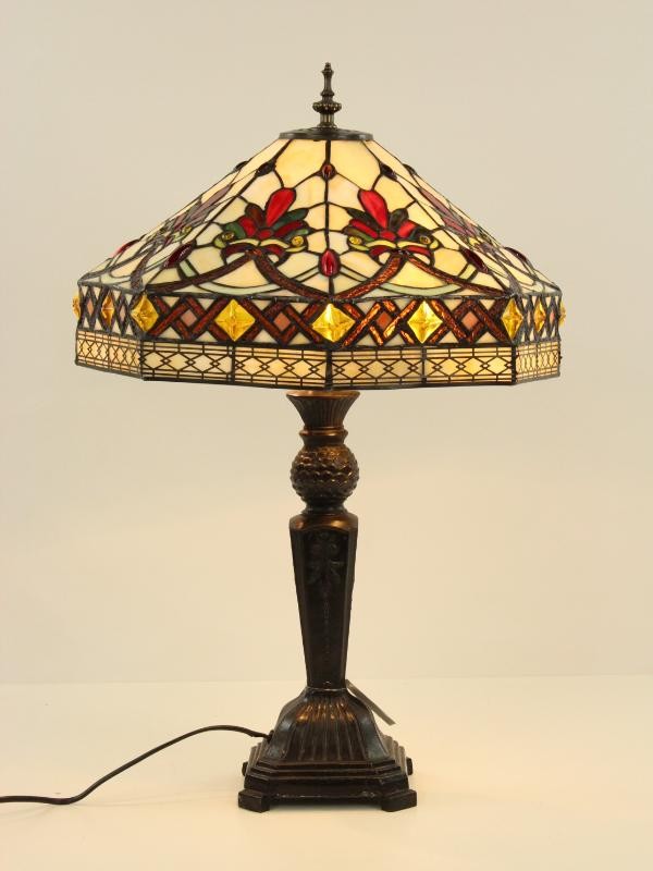 Glas-in-loodlamp in Tiffany-stijl