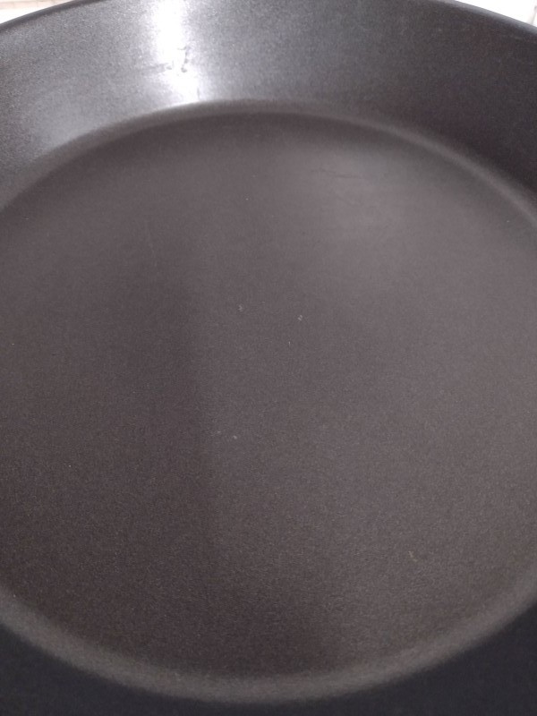 Paella pan