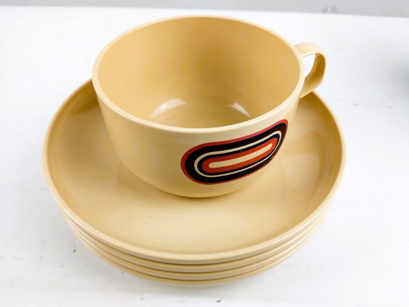 Mepal Rosti 70's design Koen de Winter servies