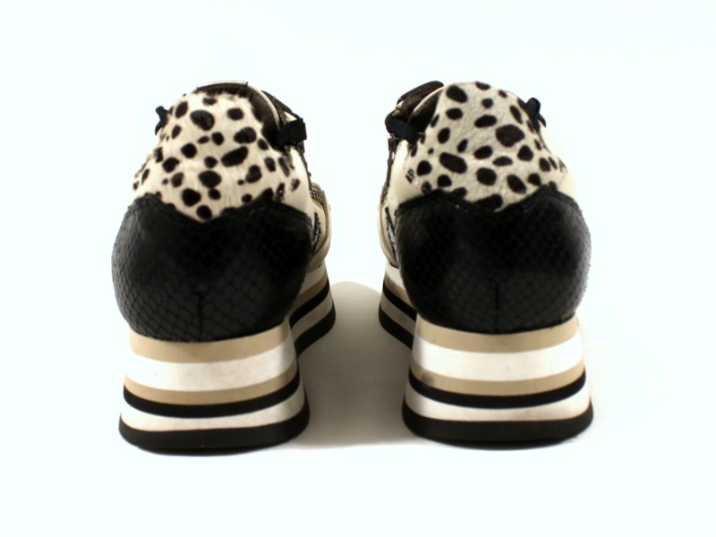 Stuart Weitzman  Sneakers [38]