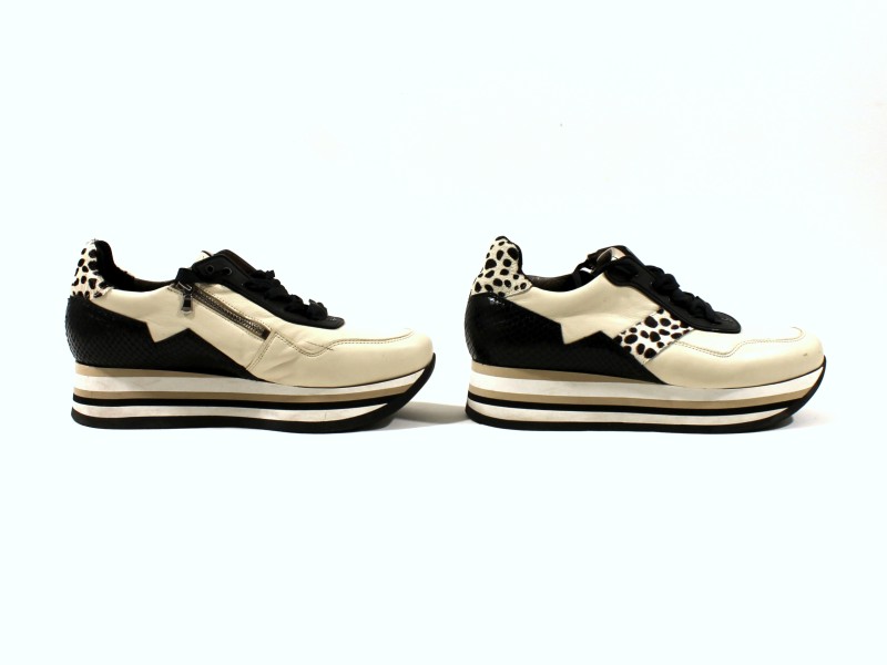 Stuart Weitzman  Sneakers [38]