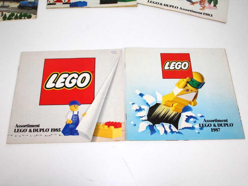 7 Lego Catalogussen uit de jaren '80