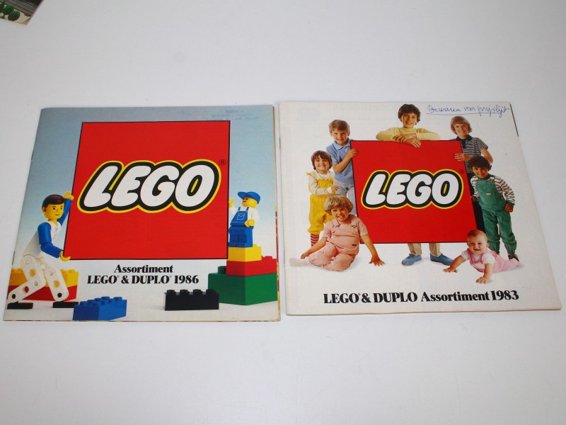 7 Lego Catalogussen uit de jaren '80