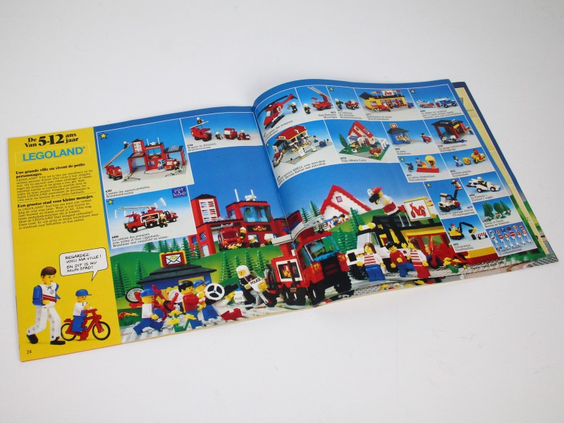 7 Lego Catalogussen uit de jaren '80