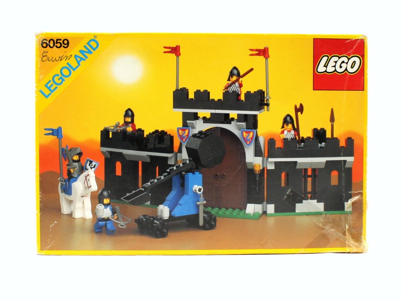 Vintage Lego Guarded Inn [6059]