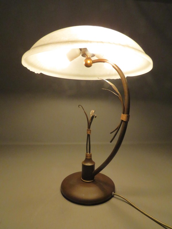 Bridge lamp