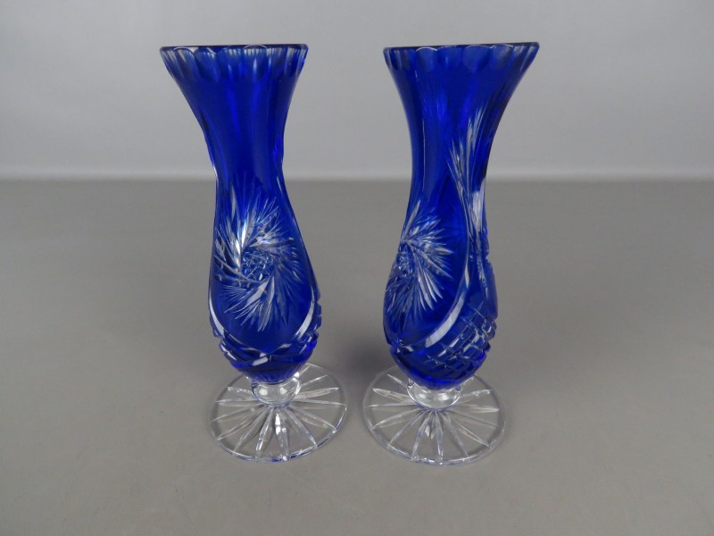 2 decoratieve blauwe vazen