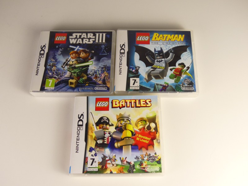 Nintendo DSi XL + 3 Lego DS spellen