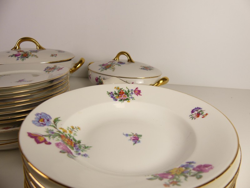 Limoges fijn porselein 8-delige servies