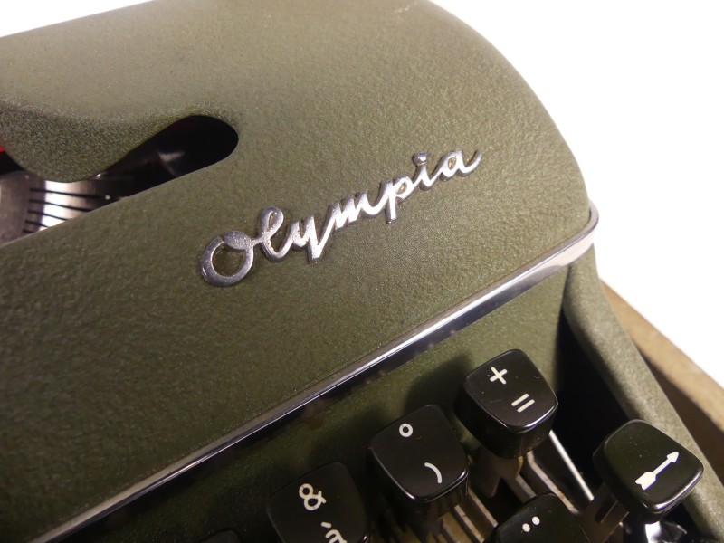 Vintage Olympia Typewriter- Werke AG Wilhelmshaven