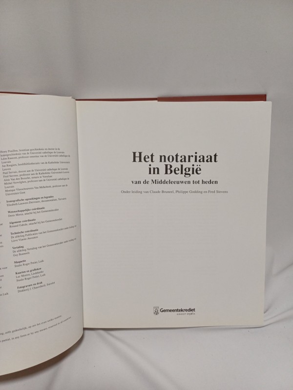 Boek 'Het notariaat in België van de Middeleeuwen tot heden'