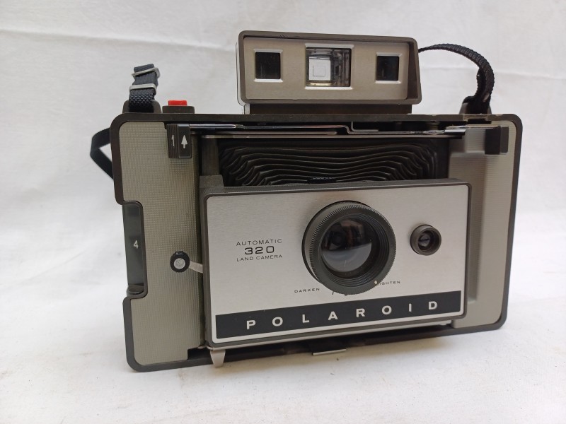 Polaroid 320