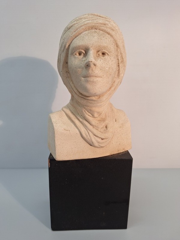 Buste van een man met hoofddoek - Marbell - Stone Art Belgium