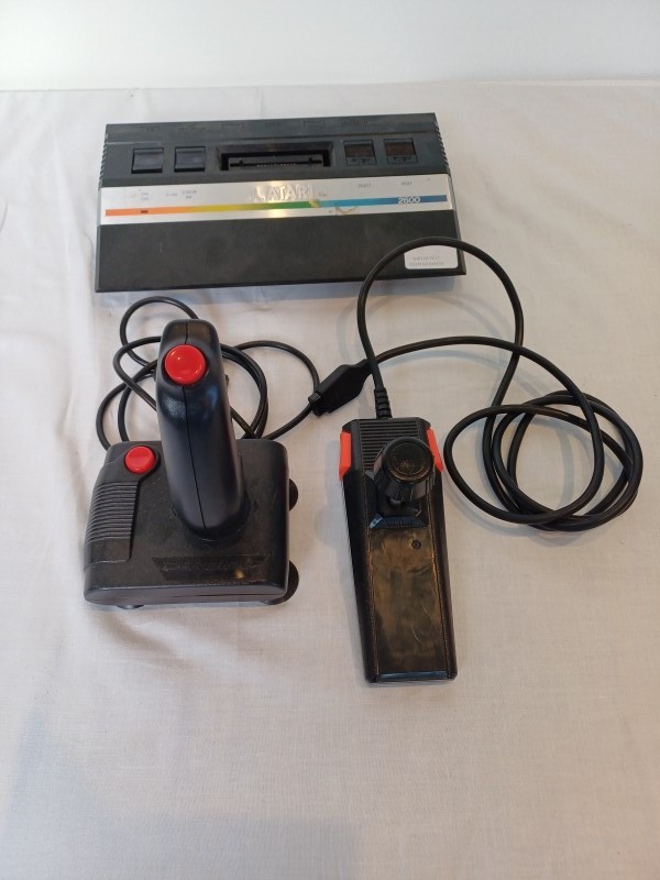 Gameconsole Atari 2600 Jr + games