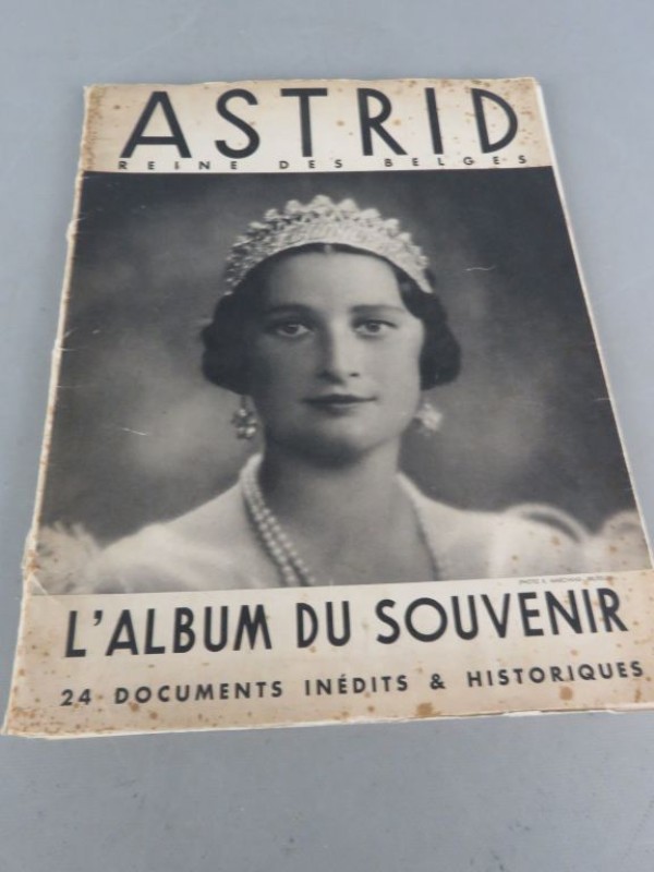 Chromoalbum Koningin Astrid + Astrid souveniers album