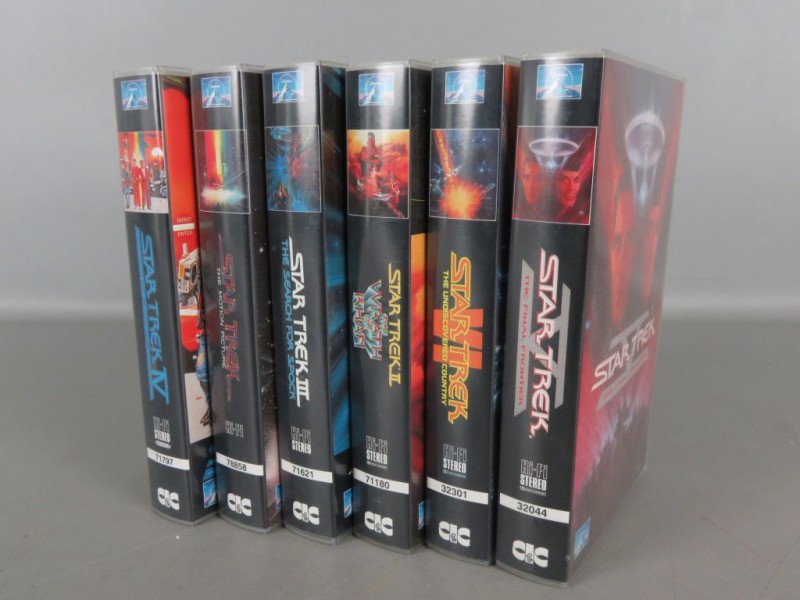 6 Star trek VHS tapes