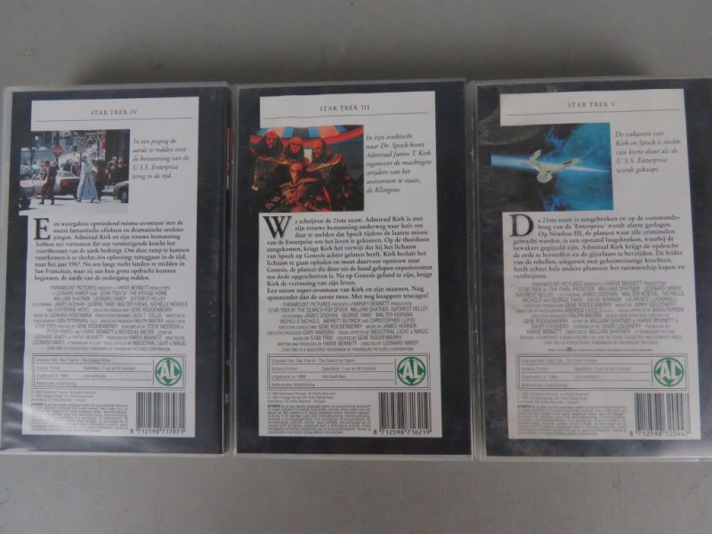 6 Star trek VHS tapes