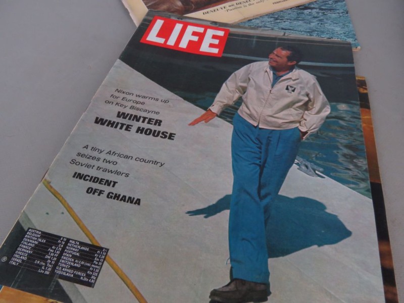 27 vintage magazines van Life International (Engels)