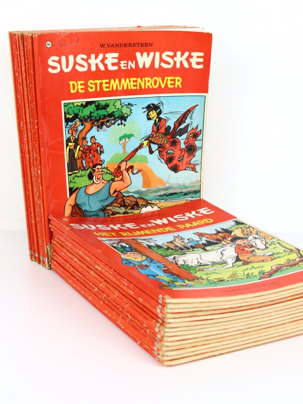 Lot van 25 Suske en Wiske stripalbums - 1971