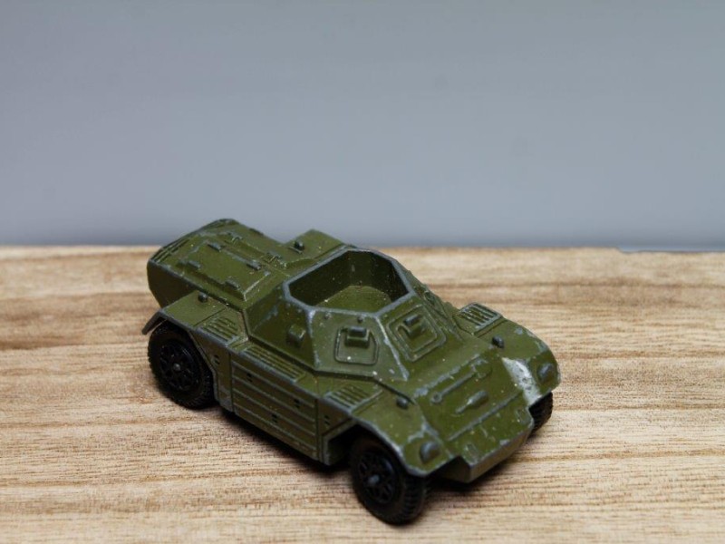 Antiek modelvoertuig "Dinky Toys-Ferret Scout Car" (Art. 1136)