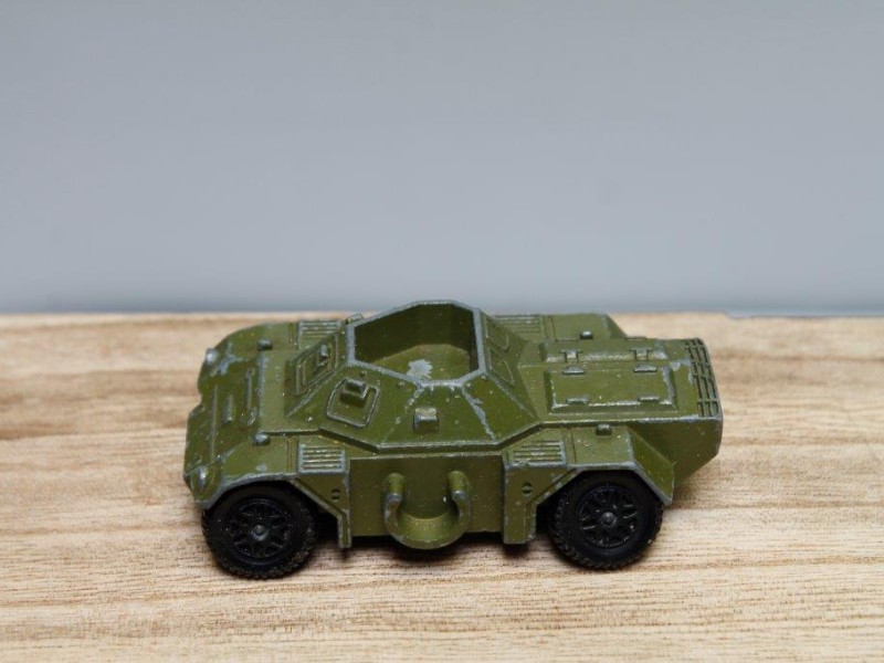 Antiek modelvoertuig "Dinky Toys-Ferret Scout Car" (Art. 1136)