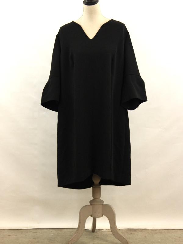 Little black dress met trompetmouwen, gemerkt Natan (grote maat)