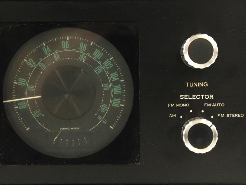 Tuner Sansui TU-777