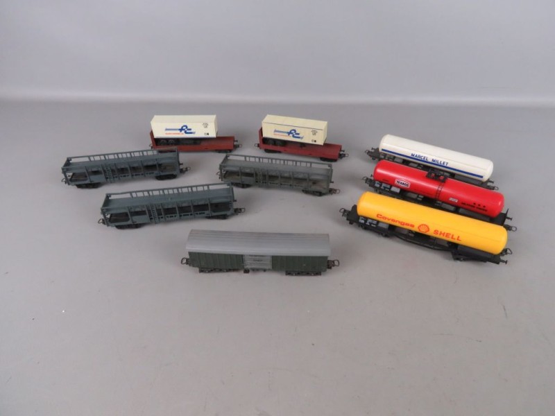 9 Lima wagons (medium)
