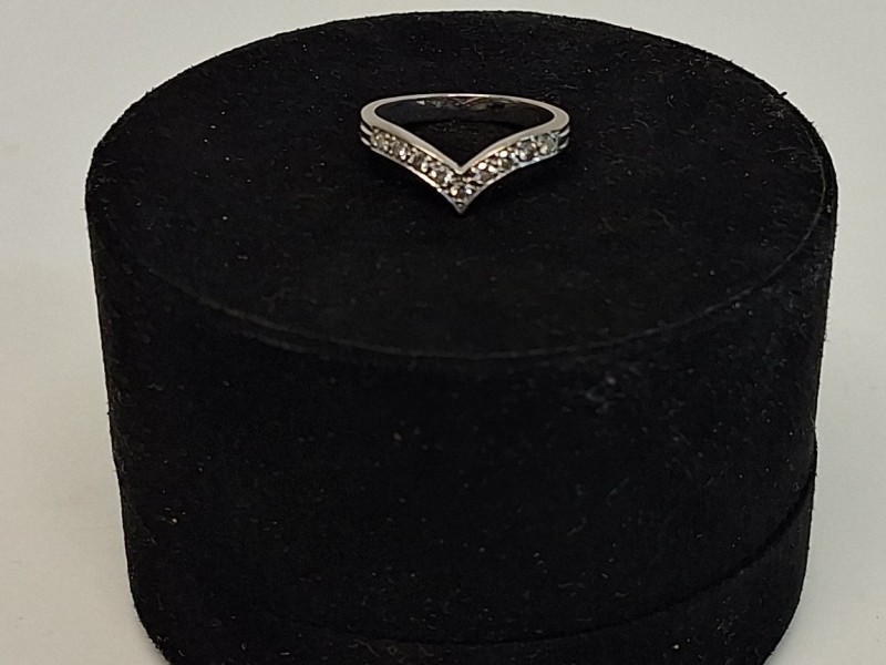 Witgouden ring 18 Karaat met briljanten