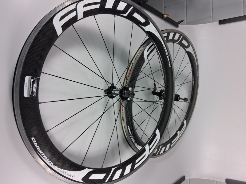 2 carbon fietswielvelgen FFWD.