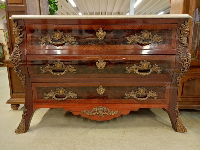 Vintage ladekast in Rococostijl