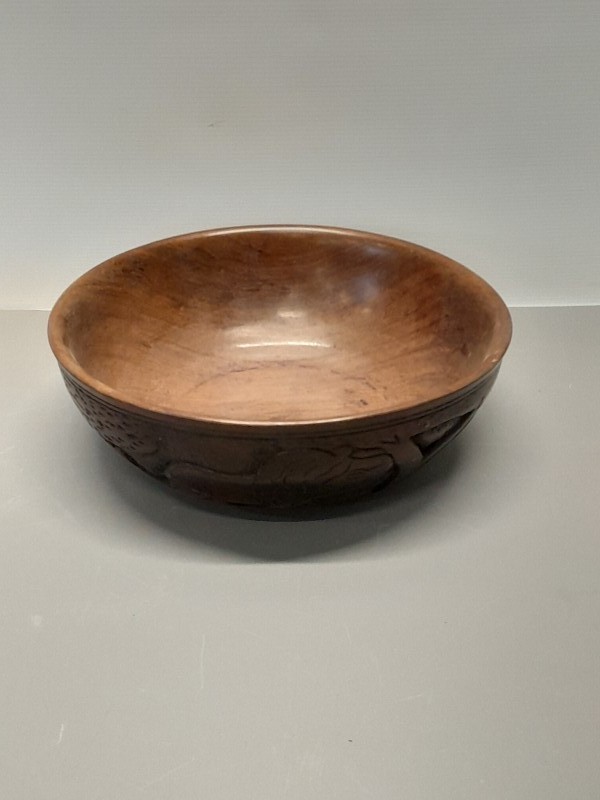 Hand gesneden afrikaanse houten kom