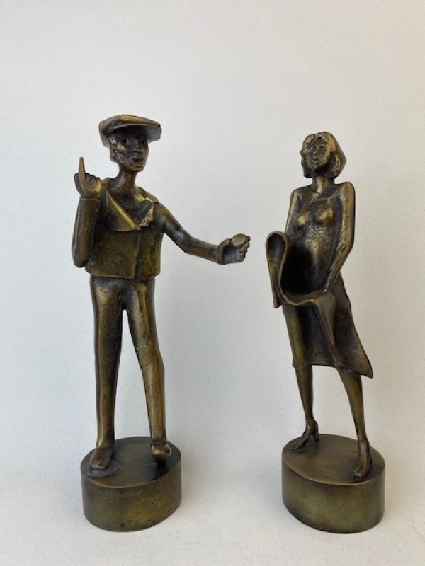 Twee bronzen sculpturen – Peegie en Ant’nette