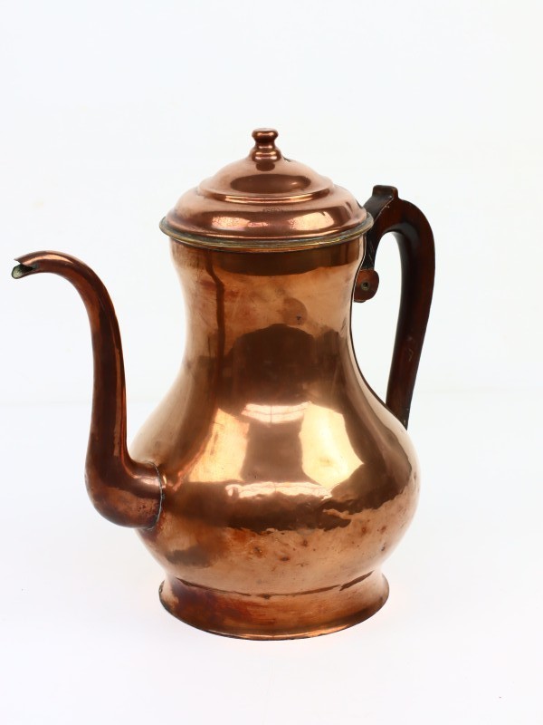 Oude koperen gietkan