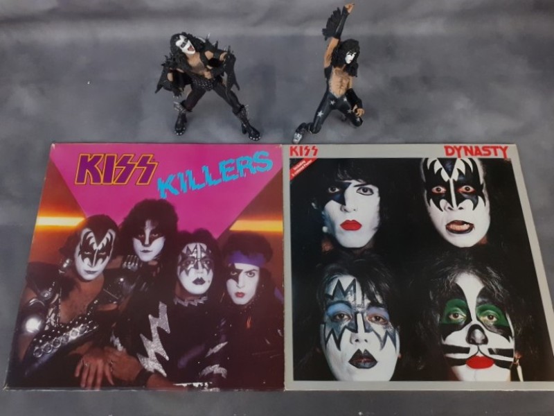 LP: Duo van Kiss albums + 2 action figures