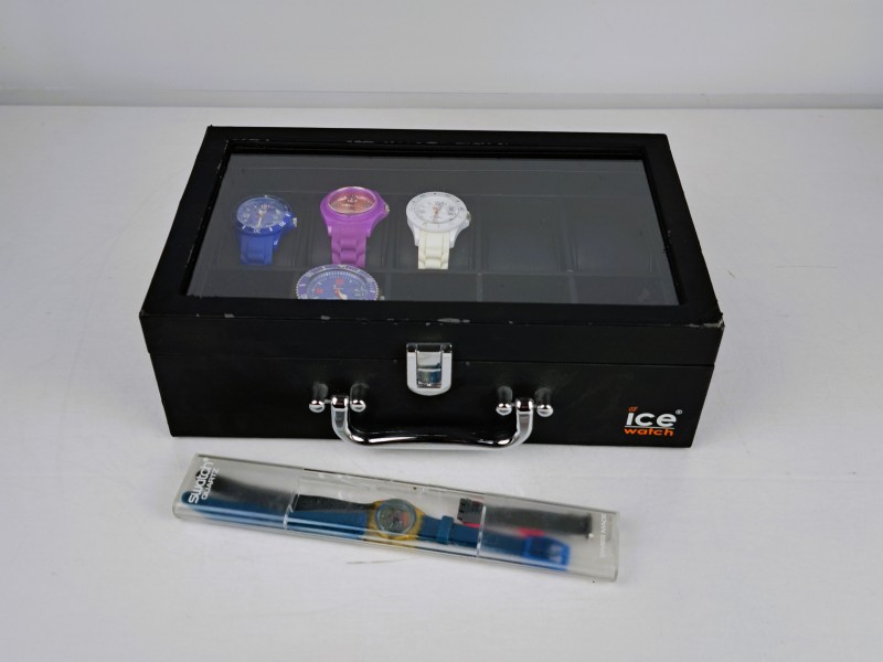 Set van 4 Ice-Watch horloges met opbergdoos + vintage Swatch Quartz (in doos).
