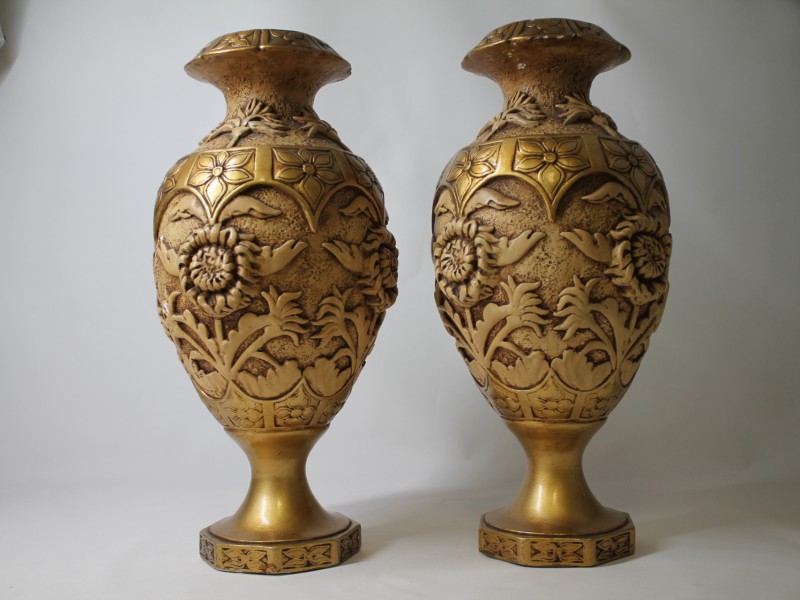 2 goudkleurige vazen (Art. 3364)