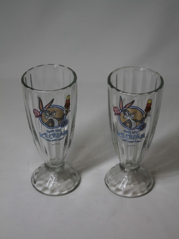 2 glazen ijscoupes Bugs Bunny (Art. 3431)