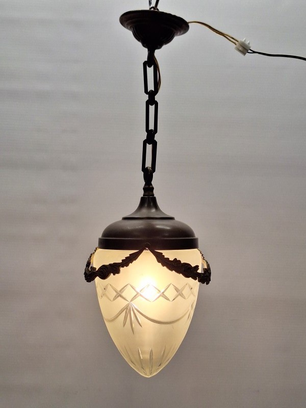 Antieke Franse Art Nouveau hallamp met geslepen matglas en bronzen armatuur (ca. 1900–1920)