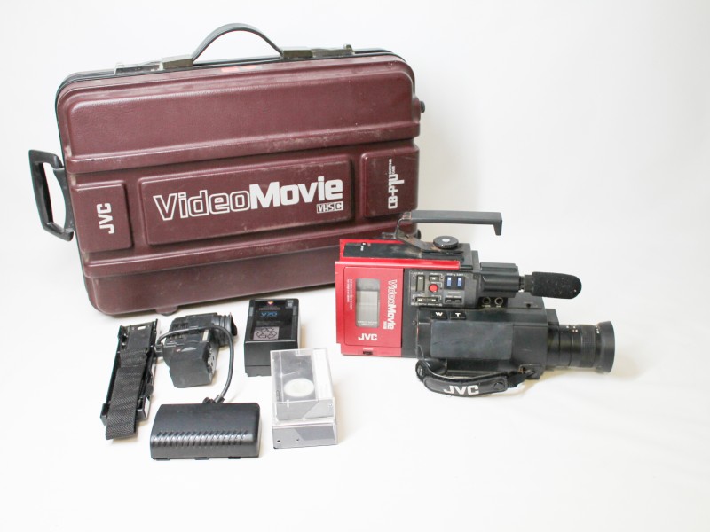 JVC VideoMovie VHS-C camcorder set (Art. 3870)