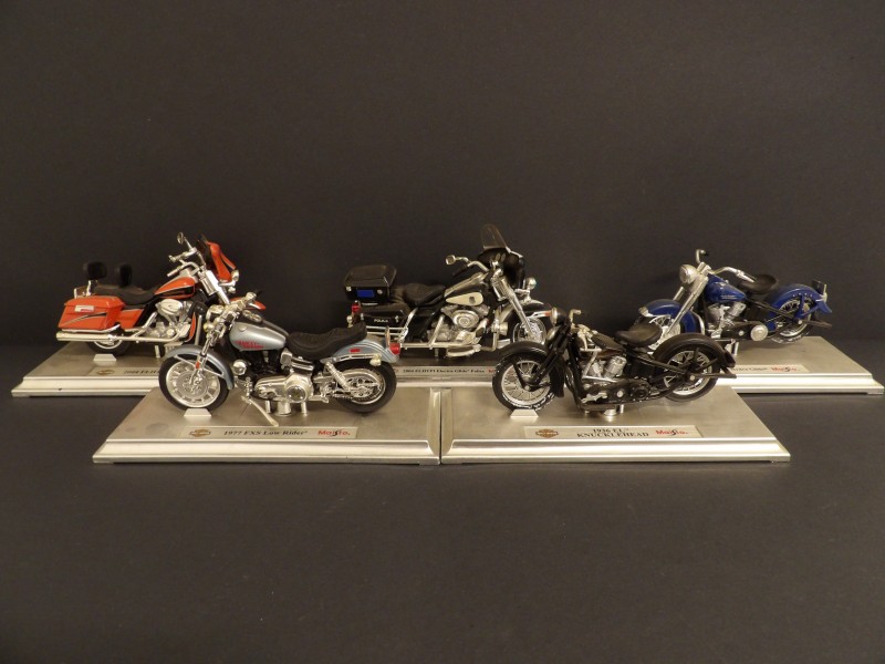 Lot Harley-Davidson miniatuurmodellen - Maisto (1)