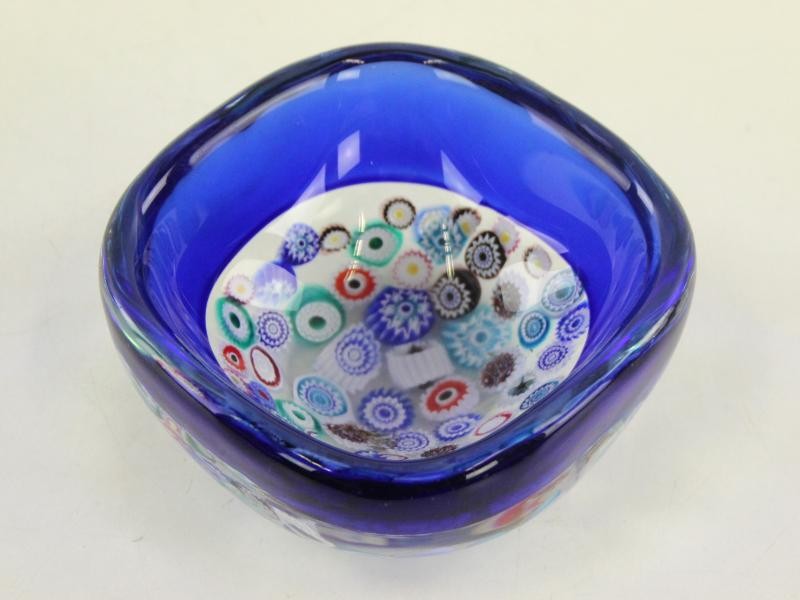 Murano stijl glazen schaaltje met millefiori decor – blauw