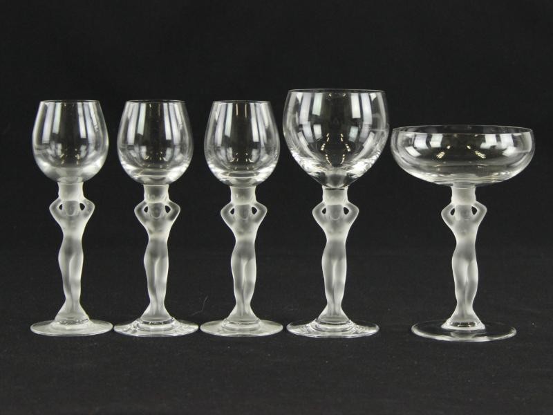 Set van 5 vintage  Bayel Venus Bacchante wijnglazen in verschillende formaten Bayel Crystal (Frankrijk)