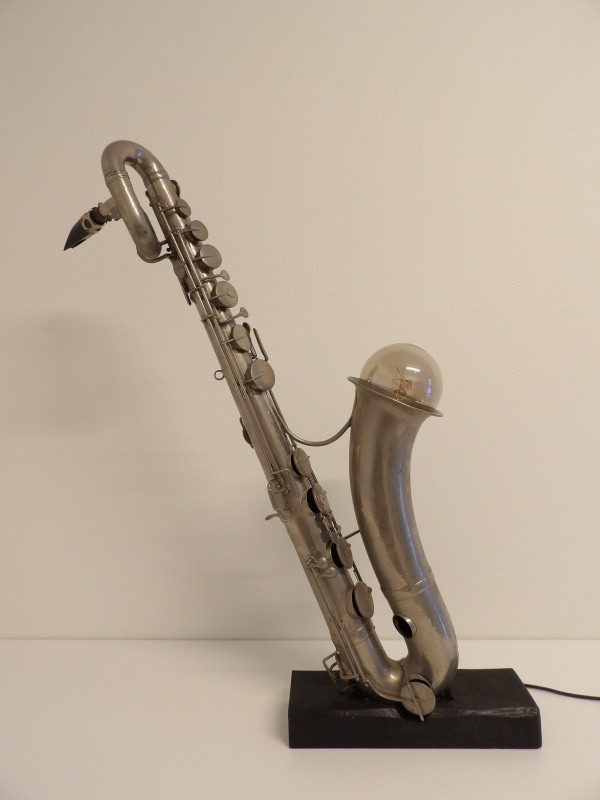Zelfgemaakte baritonsaxofoon-lamp (enig exemplaar!)