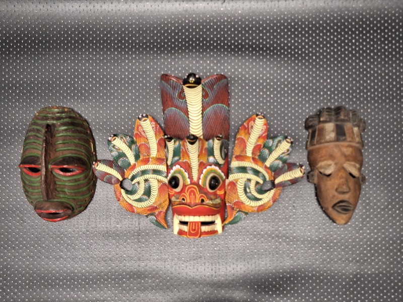 Set van 3 wereldse maskers - Afrikaans & Sri Lankaans handgesneden