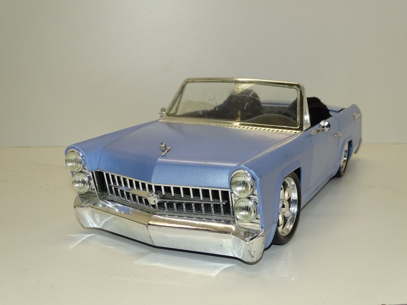 Poupée Bratz Cadillac Cruiser voiture bleu métallisé 2002 feux klaxon