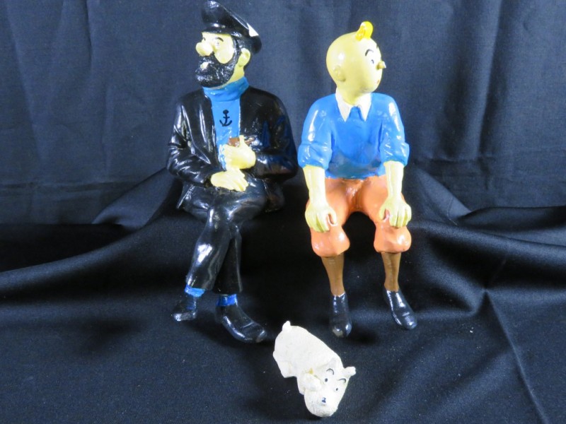 Plaasteren figuren van Kuifje, Bobby en kapitein Haddock Kringwinkel