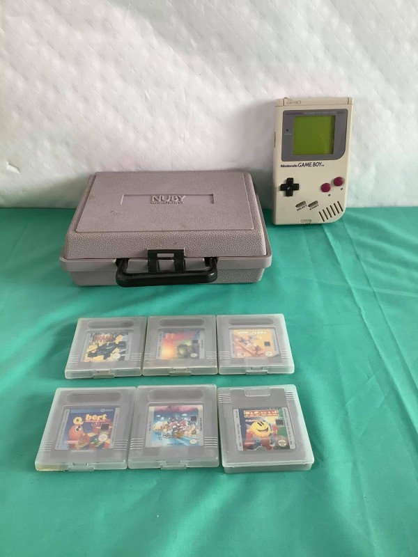 Nintendo Game Boy + doos en 6 spelletjes